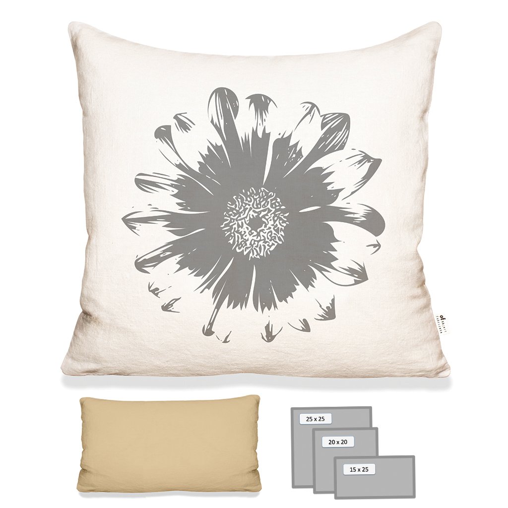 FLOWER PILLOW IN ECRU