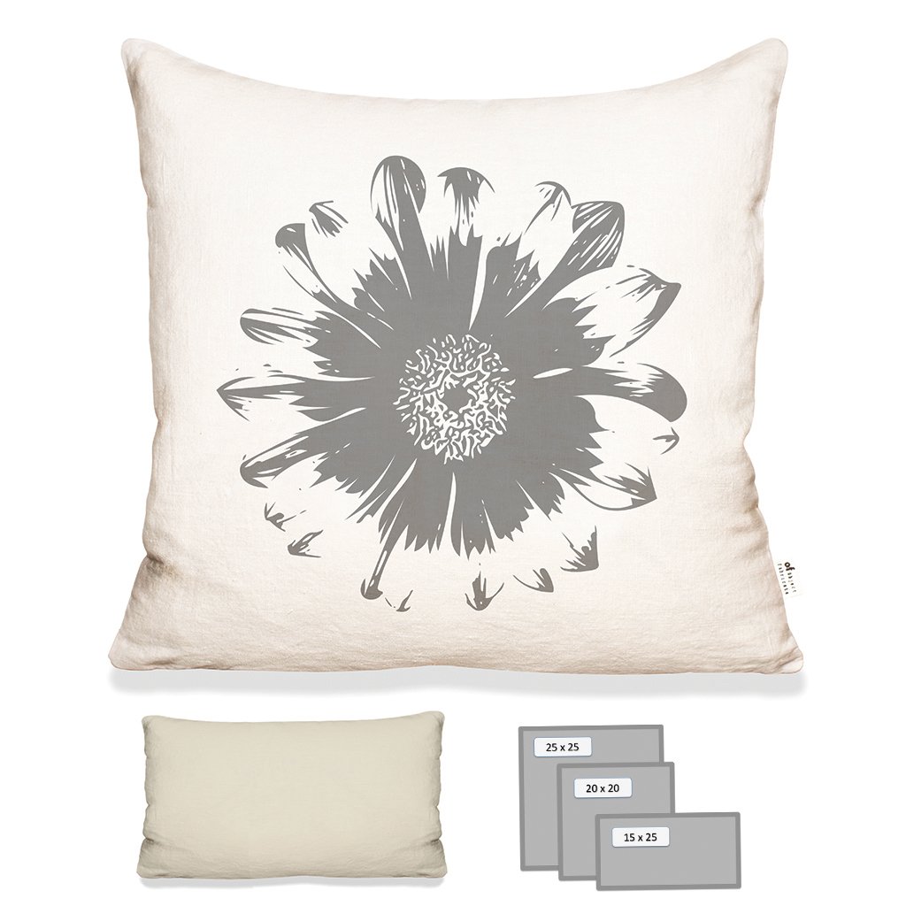 FLOWER PILLOW IN ECRU