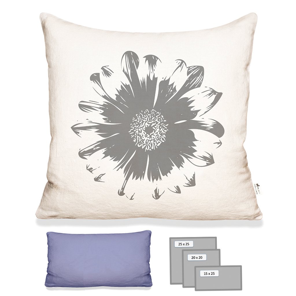 FLOWER PILLOW IN ECRU