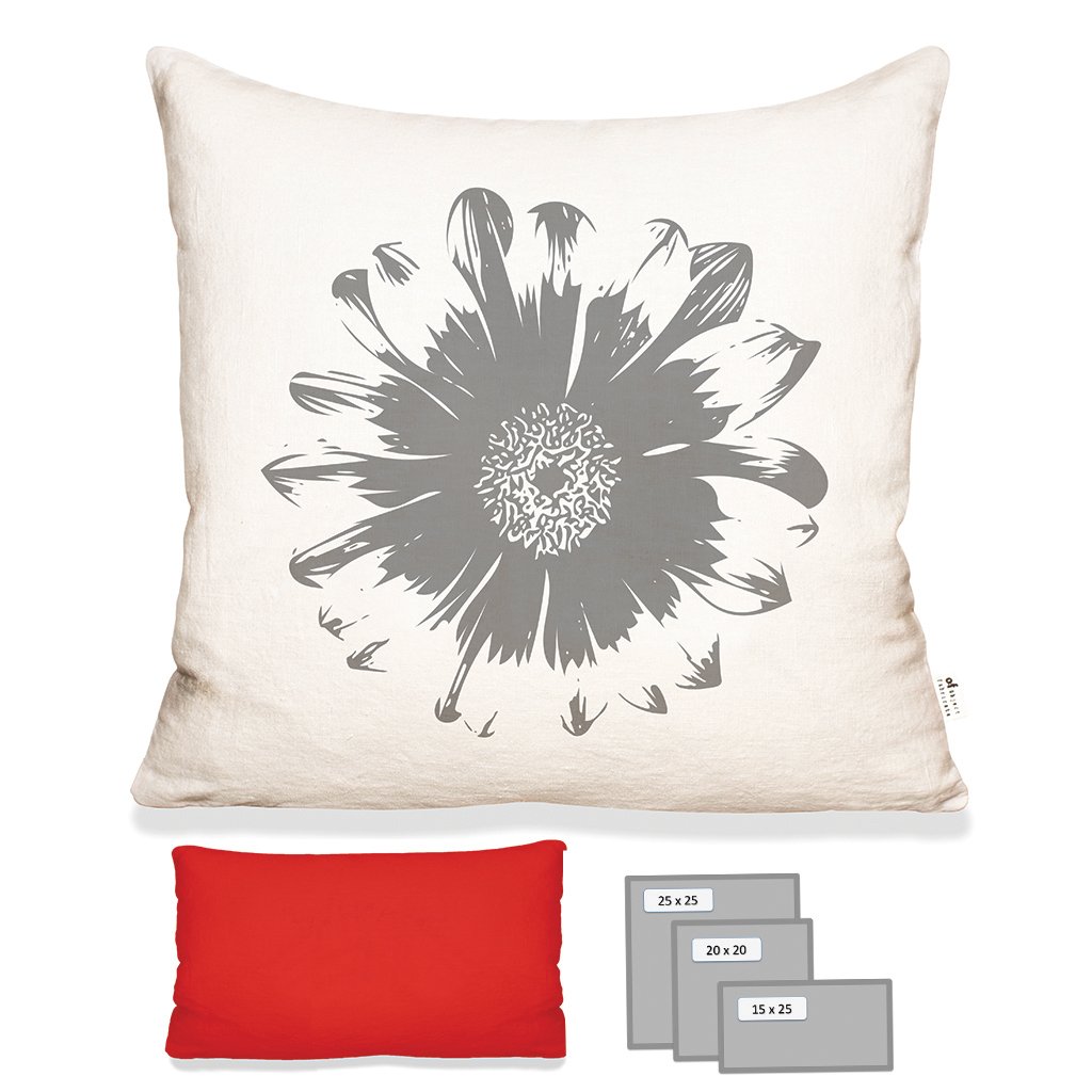 FLOWER PILLOW IN ECRU