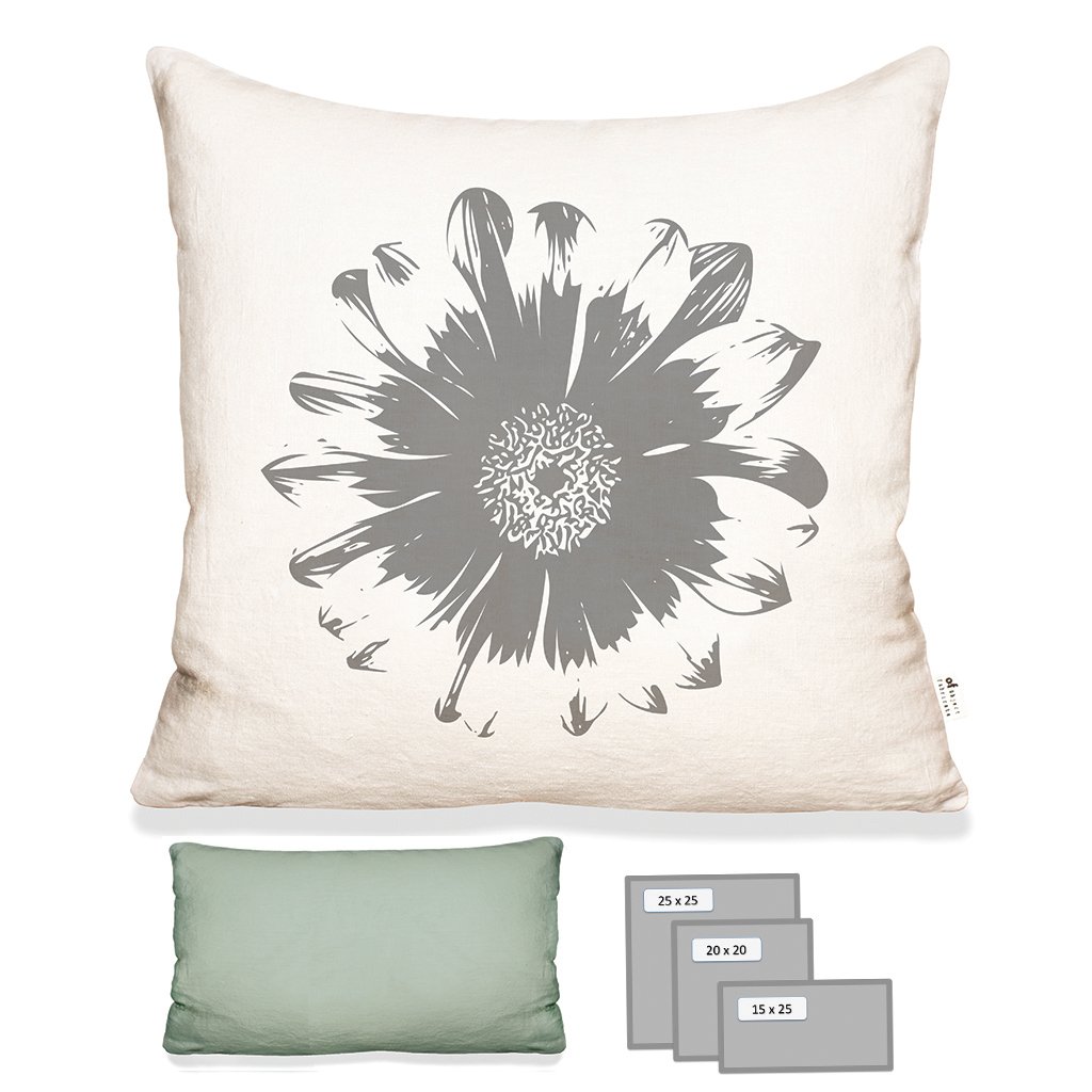 FLOWER PILLOW IN ECRU