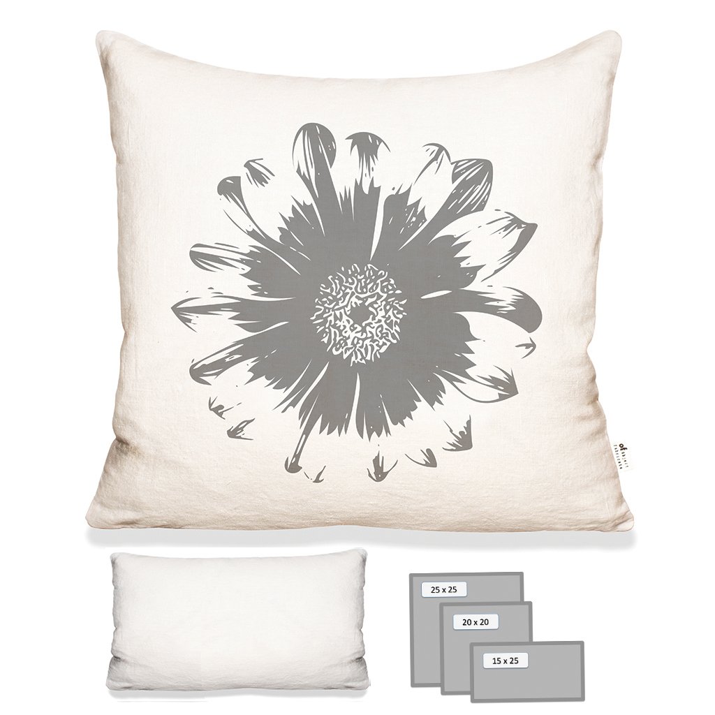 FLOWER PILLOW IN ECRU