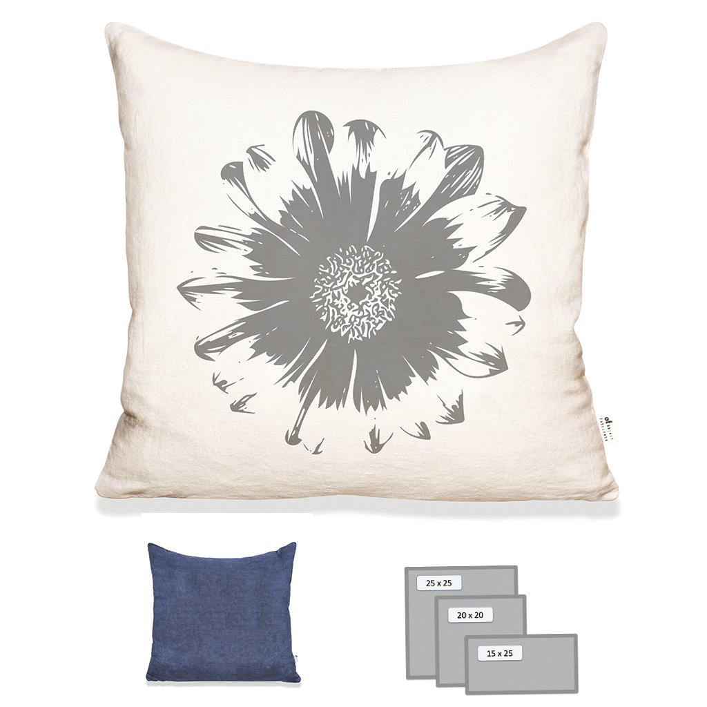 FLOWER PILLOW IN ECRU