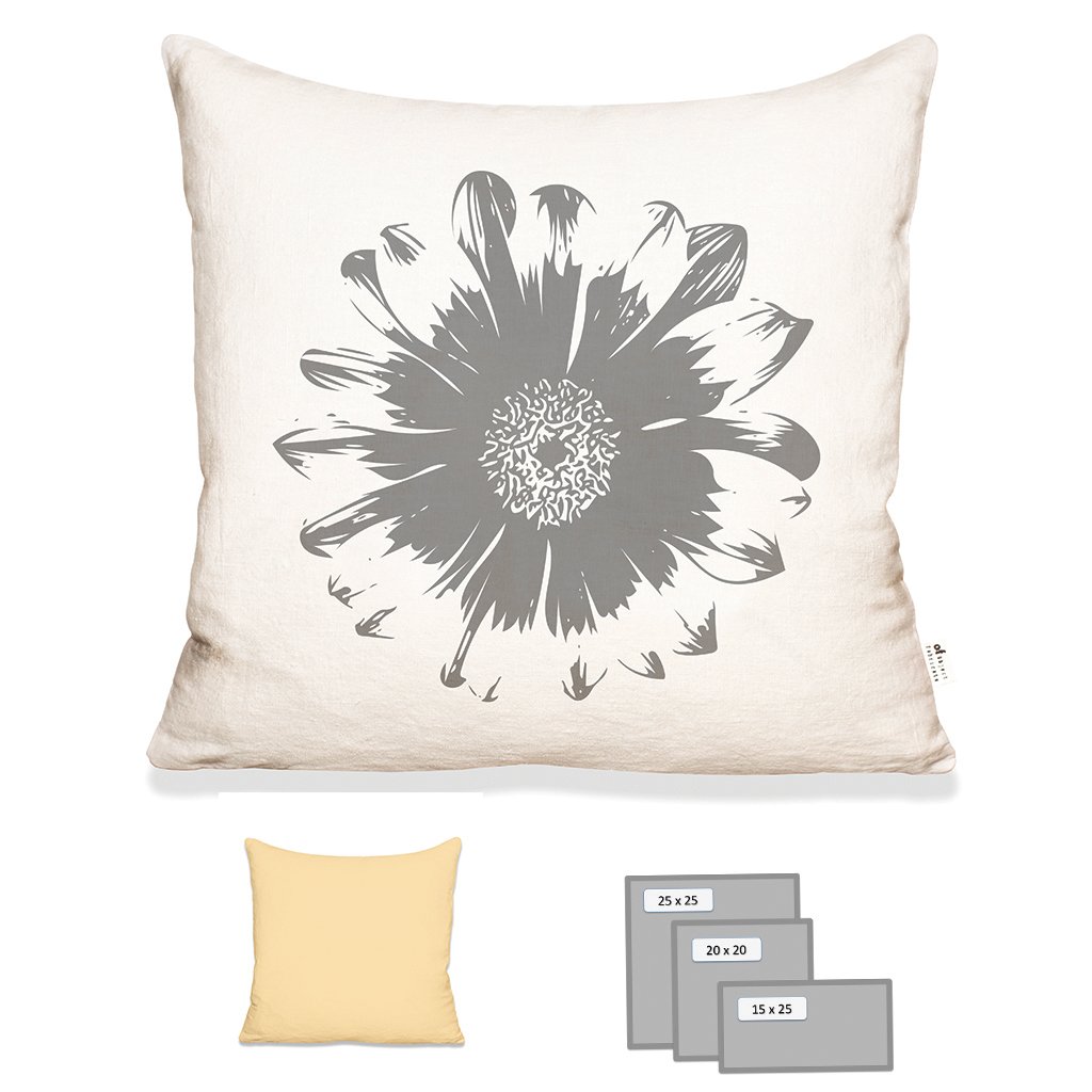 FLOWER PILLOW IN ECRU