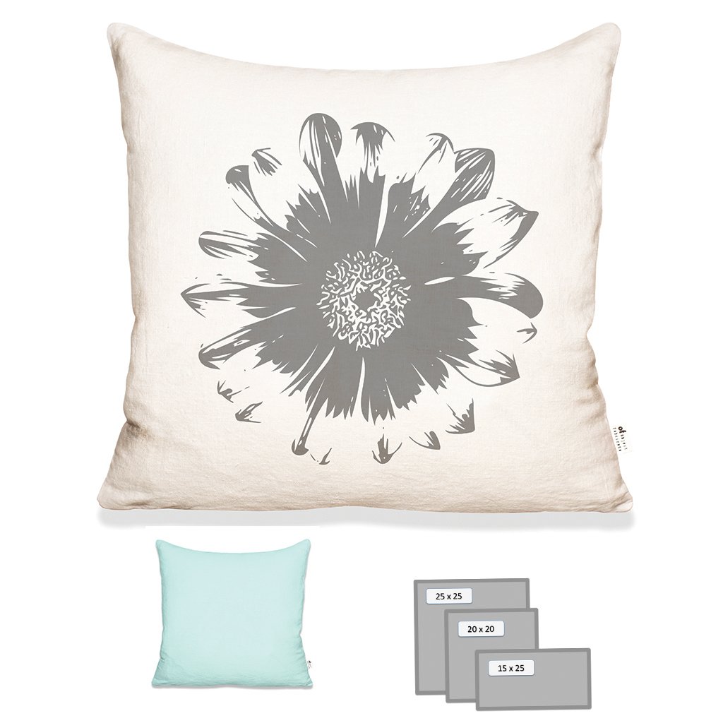 FLOWER PILLOW IN ECRU